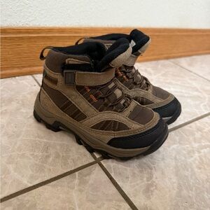 Northside Brown and Black Hiking Boots Rugged Design